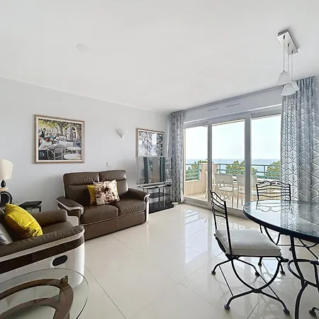 Les Pins Bleus شقة *