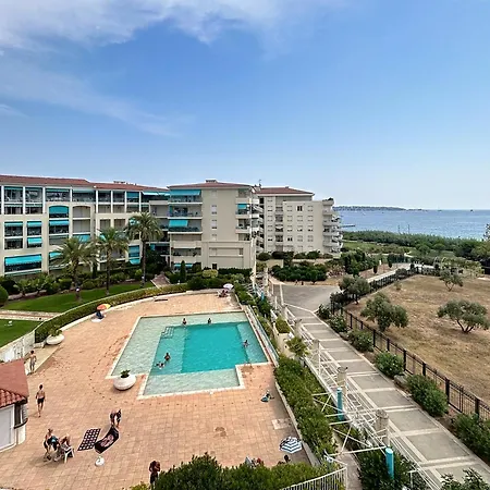 Les Pins Bleus Appartamento